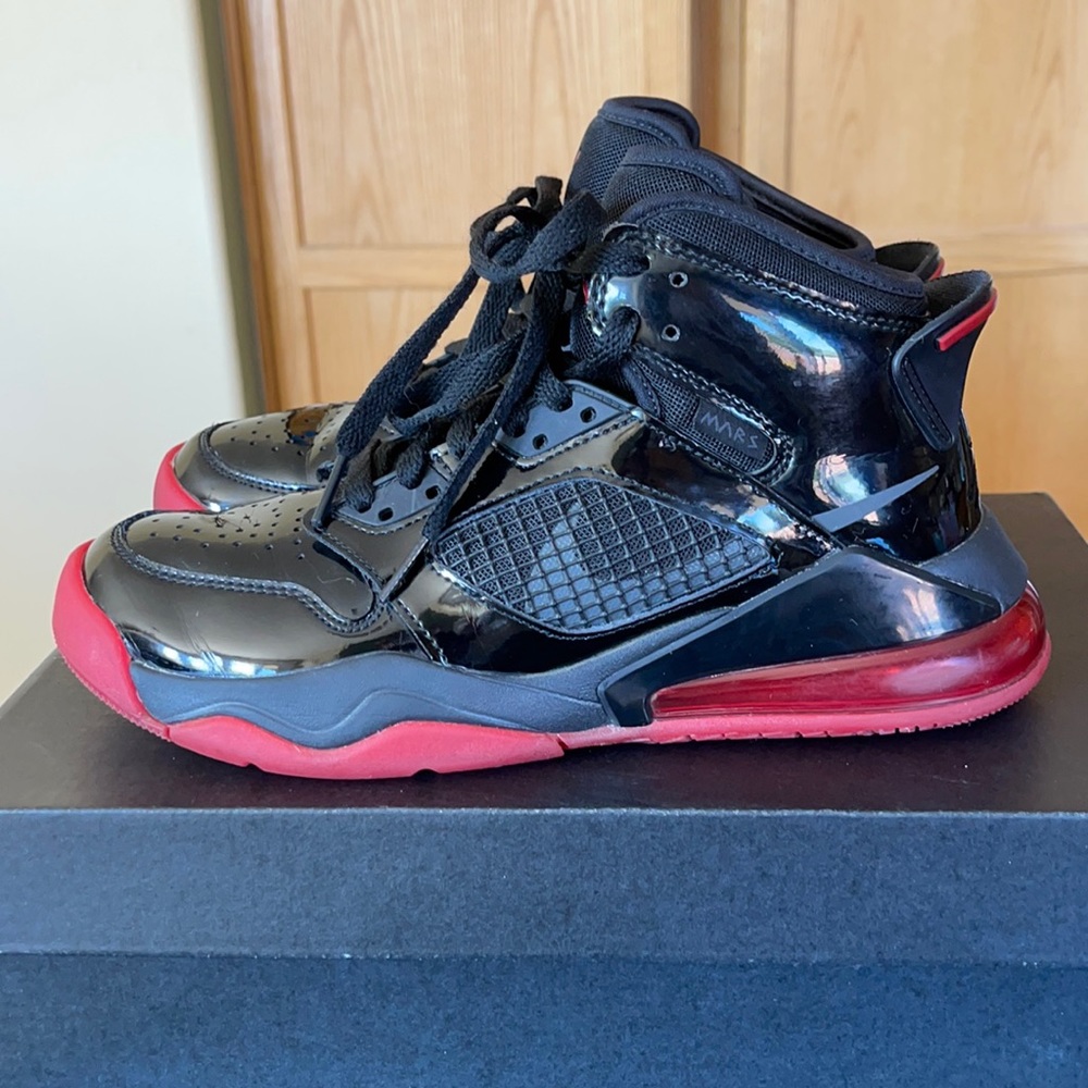 Nike Jordan Mars 270 (GS) youth 5.5 EUC